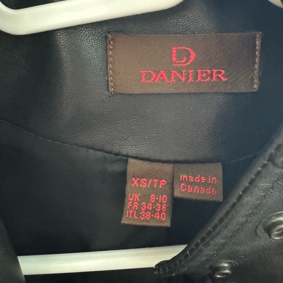 Danier leather bomber jacket women’s - Picture 2 of 3